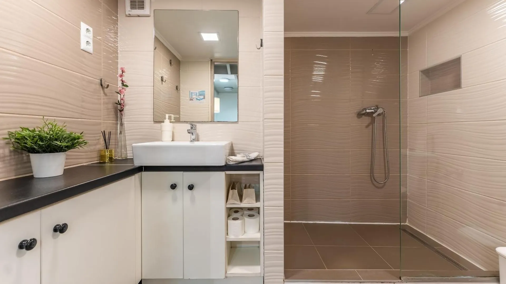 Elysian Estate Apartment Budapest